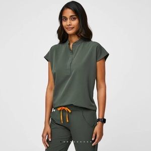 Figs Rafaela oversized top in Bonsai